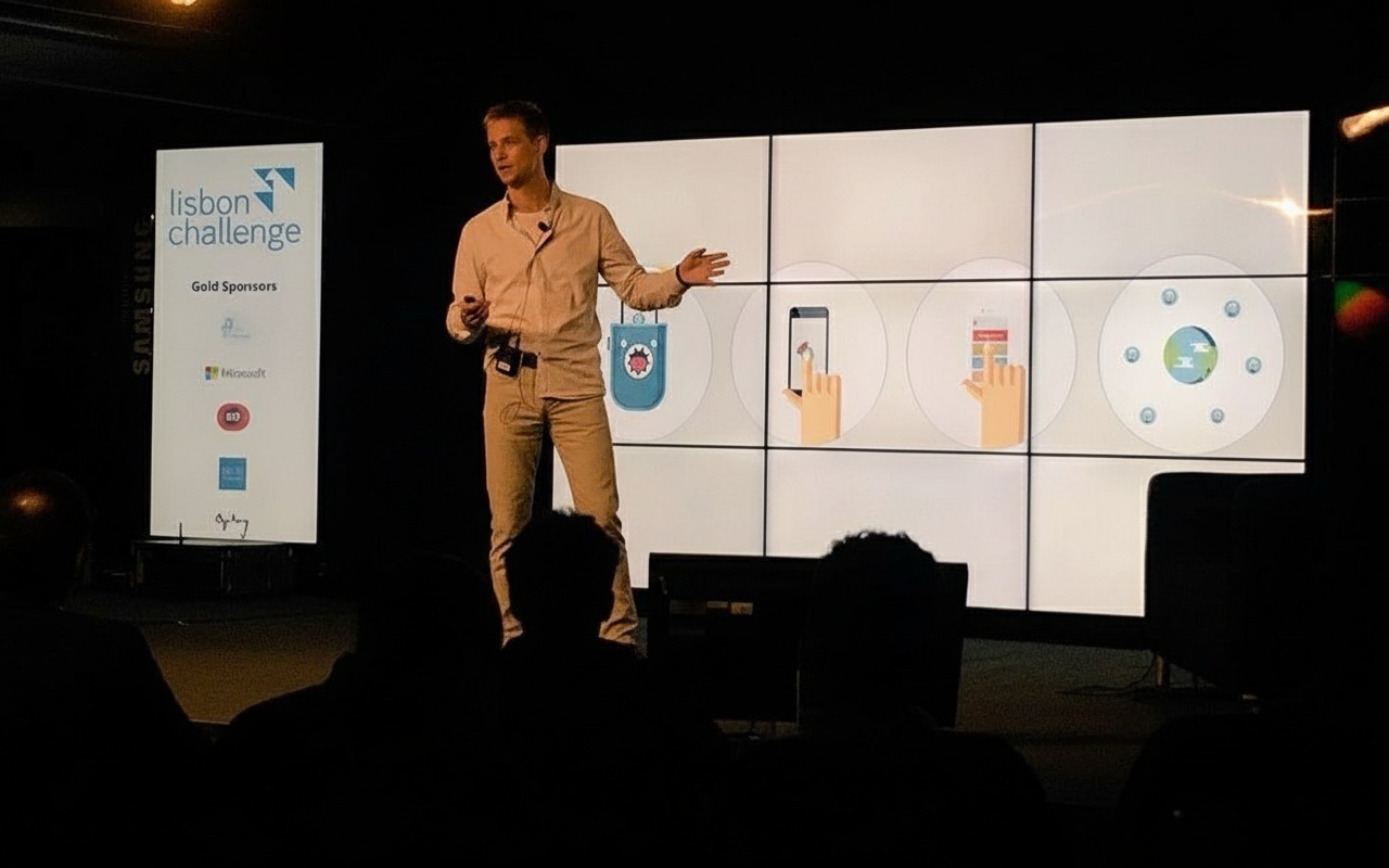Philippe Küng speaking on the Lisbon Challenge stage
